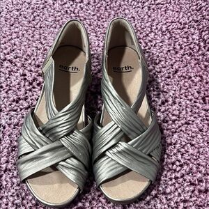Earth Women's Silver Sandals